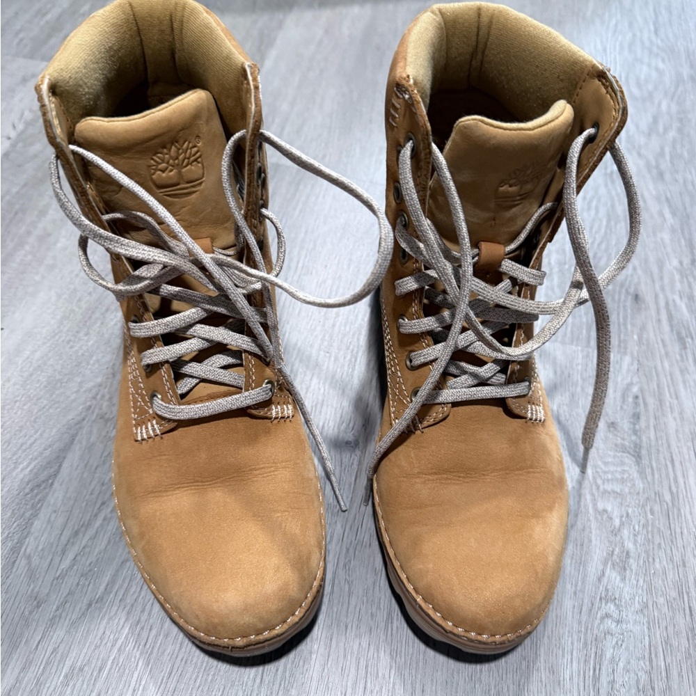 Timberland Brown Leather Boots with Gray Laces